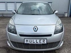 Silber Gebraucht 2010 Renault Scénic III Dynamique Van / Kleinbus | 4.499 €