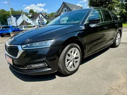 Schwarz Gebraucht 2021 Skoda Octavia Ambition Kombi | 18.999 € (Fairer Preis)