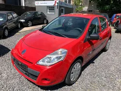 Hellrot Gebraucht 2009 Renault Clio II Expression Kleinwagen | 2.690 € (Fairer Preis)