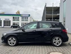 Schwarz Gebraucht 2015 Mercedes B200 Van / Kleinbus | 16.680 € (Fairer Preis)
