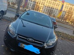Schwarz Gebraucht 2013 Ford Focus Kombi | 3.300 €