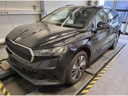 Blackmagic perleffekt (metallic) Gebraucht 2023 Skoda Enyaq iV Loft SUV | 24.390 € (Guter Preis)