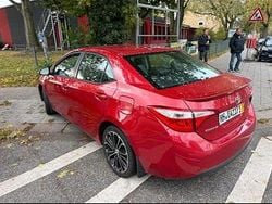 Rot Gebraucht 2015 Toyota Corolla Limousine | 7.300 €