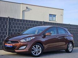 Braun Gebraucht 2012 Hyundai i30 Style Limousine | 4.950 € (Etwas zu teuer)