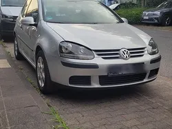 Silber Gebraucht 2003 VW Golf IV Limousine | 2.000 € (Etwas zu teuer)