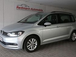 Silber Gebraucht 2017 VW Touran Comfortline Van / Kleinbus | 17.990 € (Superpreis)