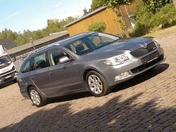 Grau Gebraucht 2013 Skoda Superb Kombi | 6.880 € (Guter Preis)