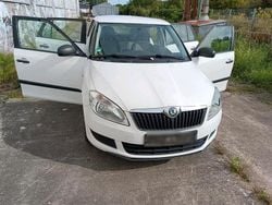 Weiß Gebraucht 2010 Skoda Fabia Kleinwagen | 2.299 € (Guter Preis)