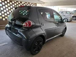 Grau Gebraucht 2013 Toyota Aygo Connect Style Kleinwagen | 3.100 € (Fairer Preis)