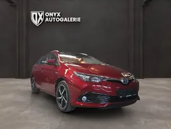 Rot Gebraucht 2017 Toyota Auris Touring Sports Edition-S Kombi | 12.900 € (Fairer Preis)