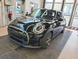 Schwarz (metallic) Gebraucht 2021 Mini Cooper Kleinwagen | 16.999 € (Fairer Preis)