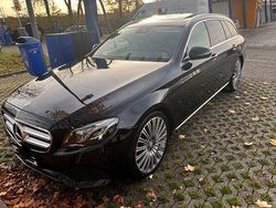 Schwarz Gebraucht 2017 Mercedes E220 Avantgarde Limousine | 16.500 € (Superpreis)