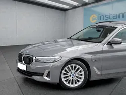 Grau Gebraucht 2022 BMW 530 Kombi | 36.699 € (Fairer Preis)