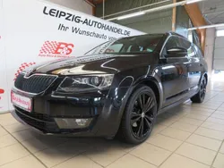 Schwarz Gebraucht 2014 Skoda Octavia Elegance Kombi | 10.474 € (Fairer Preis)