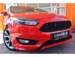 Rot Gebraucht 2017 Ford Focus ST-Line Kombi | 13.999 € (Etwas zu teuer)
