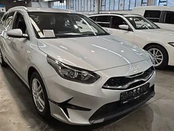 Sparkling silver Gebraucht 2023 Kia Ceed Sportswagon Kombi | 23.900 € (Fairer Preis)