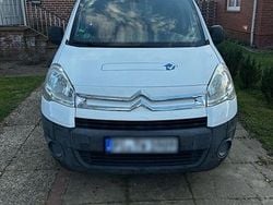 Weiß Gebraucht 2010 Citroën Berlingo Van / Kleinbus | 2.900 € (Guter Preis)