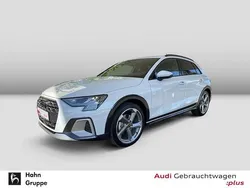 Weiß Gebraucht 2024 Audi A3 Ambiente Limousine | 33.299 € (Fairer Preis)