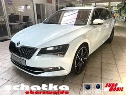 Weiß Gebraucht 2016 Skoda Superb Style Kombi | 19.600 € (Fairer Preis)