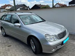 Silber Gebraucht 2004 Mercedes C220 Avantgarde Kombi | 2.950 € (Etwas zu teuer)