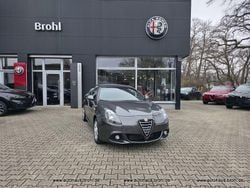 Grau Gebraucht 2015 Alfa Romeo Giulietta Sprint Limousine | 13.900 € (Etwas zu teuer)