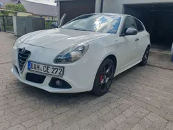 Weiß Gebraucht 2015 Alfa Romeo Giulietta Super Kleinwagen | 9.500 €