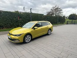 Gelb Gebraucht 2020 VW Golf VII Life Kombi | 26.500 € (Teuer)
