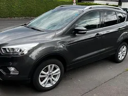 Grau Gebraucht 2018 Ford Kuga SUV | 15.300 € (Fairer Preis)
