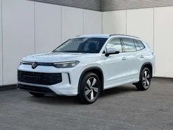 Pure white Neu 2025 VW Tayron Life SUV | 41.680 € (Superpreis)