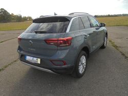 Blau Gebraucht 2023 VW T-Roc Life SUV | 24.400 € (Guter Preis)