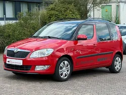 Rot Gebraucht 2010 Skoda Roomster Plus Edition Kombi | 2.999 € (Etwas zu teuer)