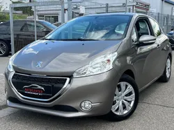 Grau Gebraucht 2013 Peugeot 208 Active Kleinwagen | 4.900 € (Fairer Preis)