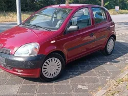 Rot Gebraucht 2001 Toyota Yaris Limousine | 1.500 € (Fairer Preis)