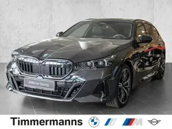 Grau Neu 2025 BMW i5 M Sport Limousine | 76.690 € (Teuer)