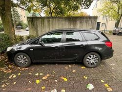 Schwarz Gebraucht 2012 Opel Astra Kombi | 2.000 € (Superpreis)