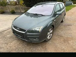 Andere farben Gebraucht 2005 Ford Focus Kombi | 2.000 €