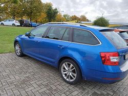 Raceblau metallic Gebraucht 2017 Skoda Octavia Style Kombi | 17.000 € (Fairer Preis)