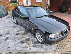 Schwarz Gebraucht 1999 BMW 316 Limousine | 2.650 € (Fairer Preis)