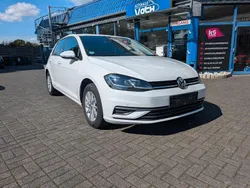 Weiß Gebraucht 2018 VW Golf VII Trendline Limousine | 11.400 € (Guter Preis)