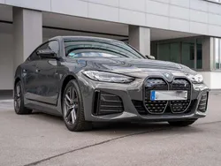 Grau Gebraucht 2023 BMW i4 M Sport Limousine | 46.700 € (Etwas zu teuer)