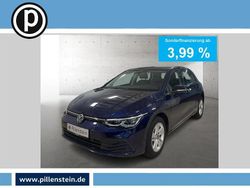 Blau Gebraucht 2023 VW Golf VIII Life Limousine | 23.612 € (Guter Preis)