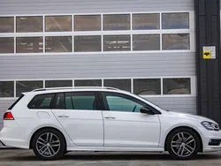Weiß Gebraucht 2015 VW Golf VII Highline Kombi | 10.000 € (Fairer Preis)