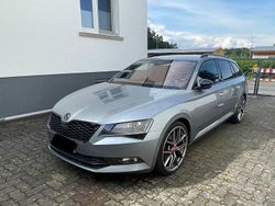 Grau Gebraucht 2016 Skoda Superb SportLine Kombi | 20.500 € (Fairer Preis)