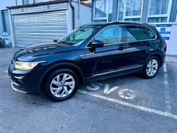 Deep black Gebraucht 2022 VW Tiguan Elegance SUV | 25.999 € (Guter Preis)