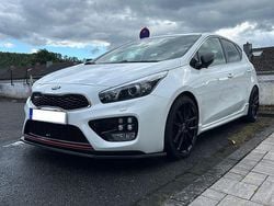 Weiß Gebraucht 2016 Kia Ceed GT GT-Track Limousine | 10.500 € (Guter Preis)