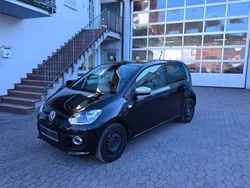 Schwarz Gebraucht 2015 VW up! Kleinwagen | 7.700 € (Teuer)