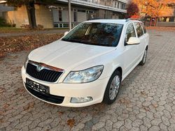 Weiß Gebraucht 2009 Skoda Octavia Ambiente Limousine | 3.900 € (Teuer)