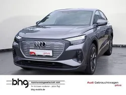 Grau Gebraucht 2022 Audi Q4 Sportback e-tron Basis SUV | 26.820 € (Guter Preis)