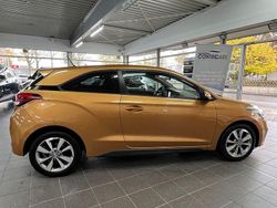 Orange Gebraucht 2016 Hyundai i20 Trend Coupé | 7.490 € (Guter Preis)