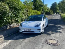 Weiß Gebraucht 2020 Tesla Model 3 Standard Range Plus Limousine | 28.000 €